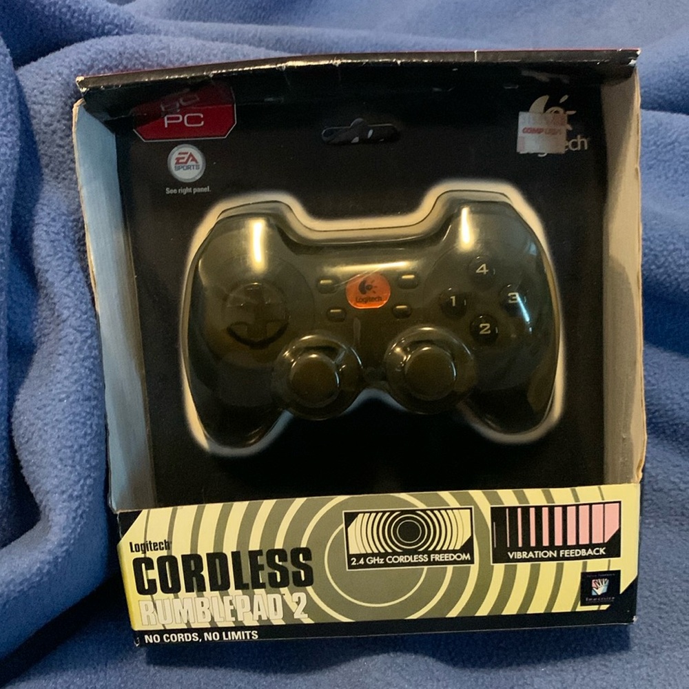 Vintage PC Logitech game cordless Rumblepad 2